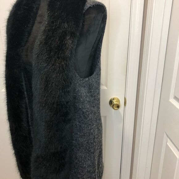 Steve Madden fur lined long sweater vest with pockets - Picture 3 of 14